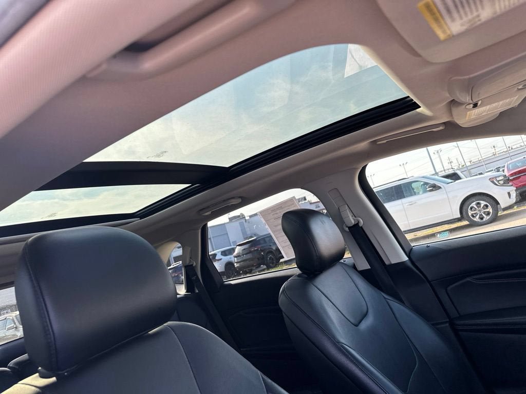 Certified 2017 Ford Edge Titanium w/ Equipment Group 302A AWD/4WD image 13