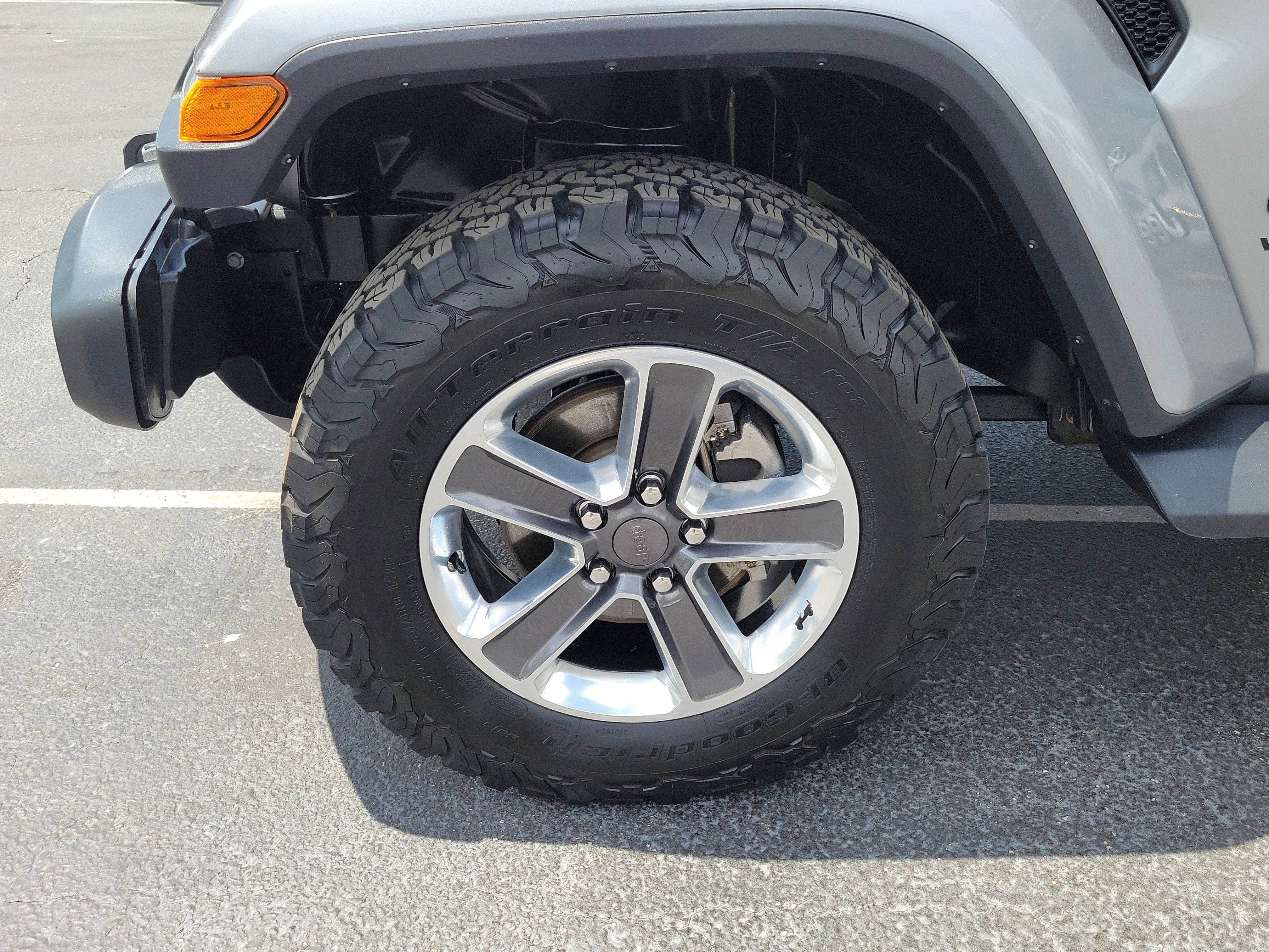 Used 2018 Jeep Wrangler Unlimited Sahara image 8