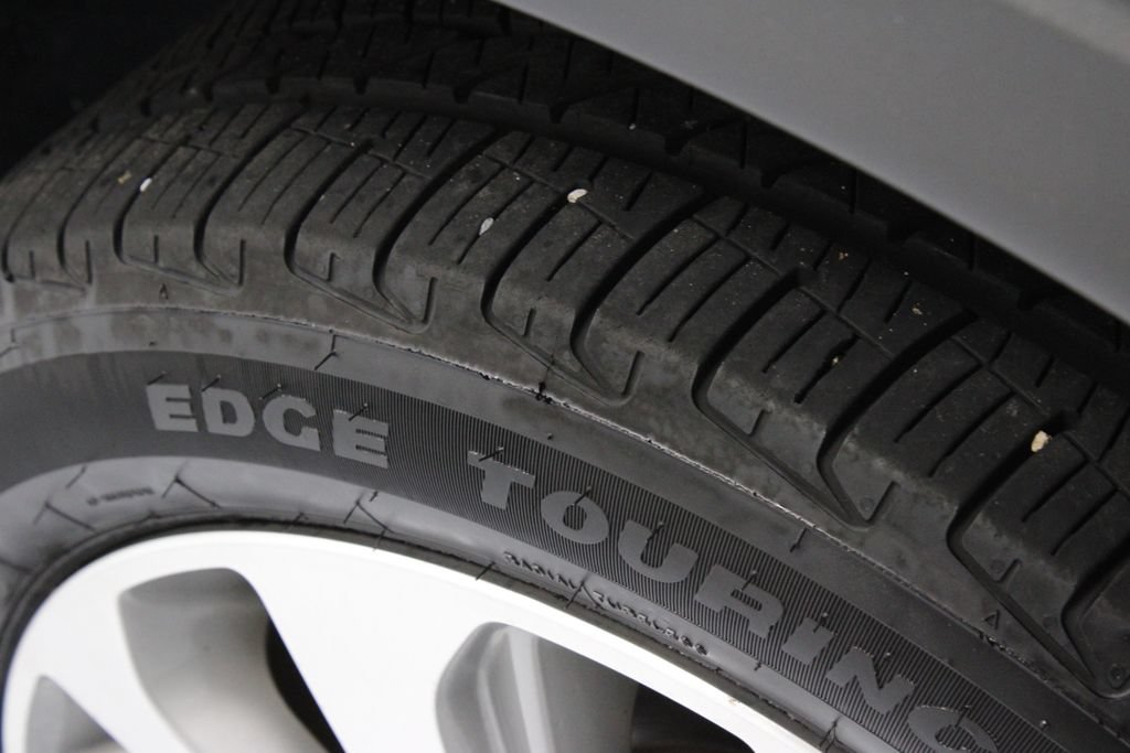 Used 2020 Buick Encore Preferred FWD image 18