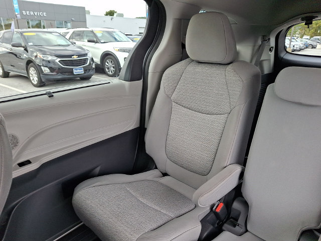 Used 2022 Toyota Sienna LE FWD image 25