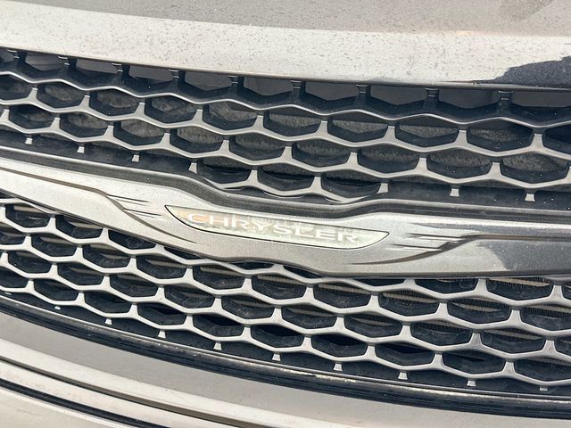 Used 2020 Chrysler Pacifica Touring w/ S Appearance Package image 27