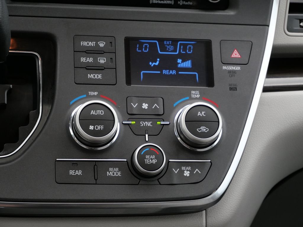 Used 2018 Toyota Sienna XLE w/ XLE Navigation Package AWD/4WD image 20