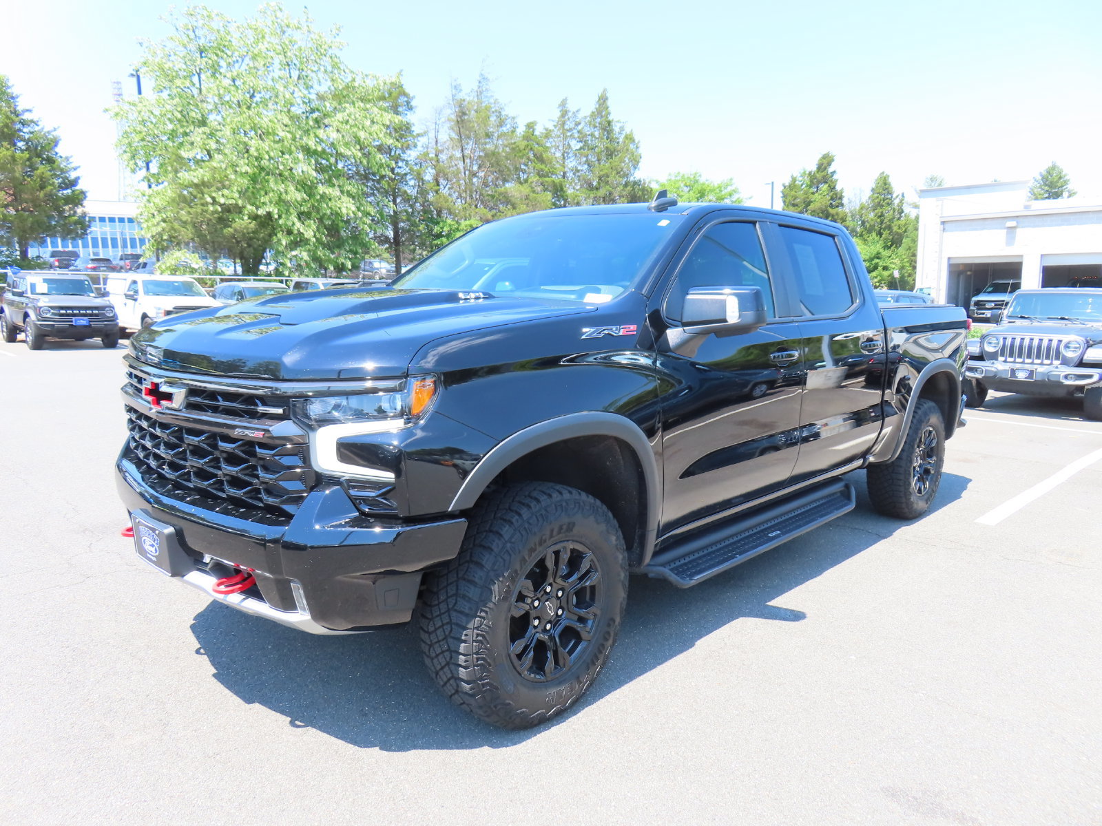 Used 2022 Chevrolet Silverado 1500 ZR2 w/ Technology Package AWD/4WD image 2
