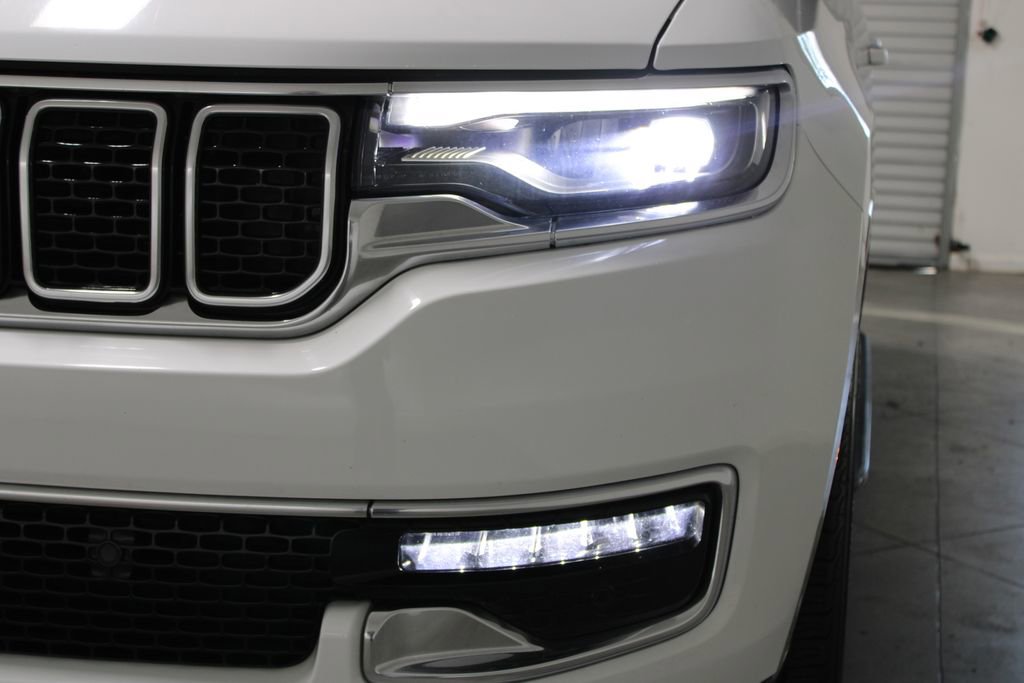 Used 2024 Jeep Wagoneer Series II image 56