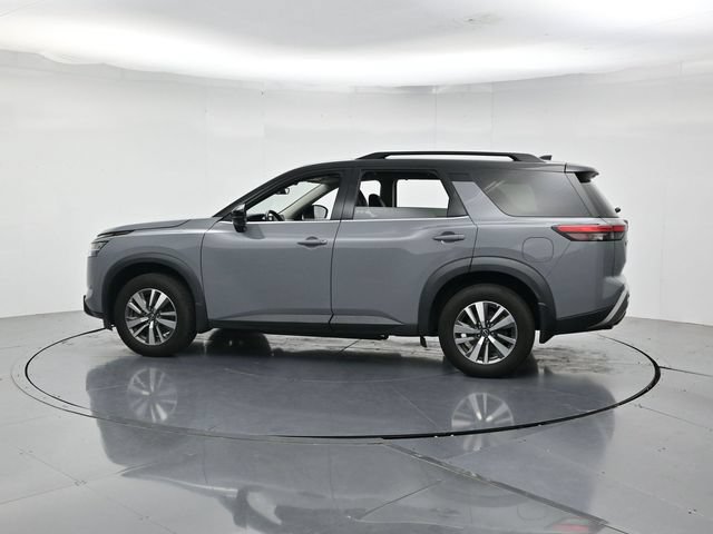 Used 2024 Nissan Pathfinder SL AWD/4WD image 8