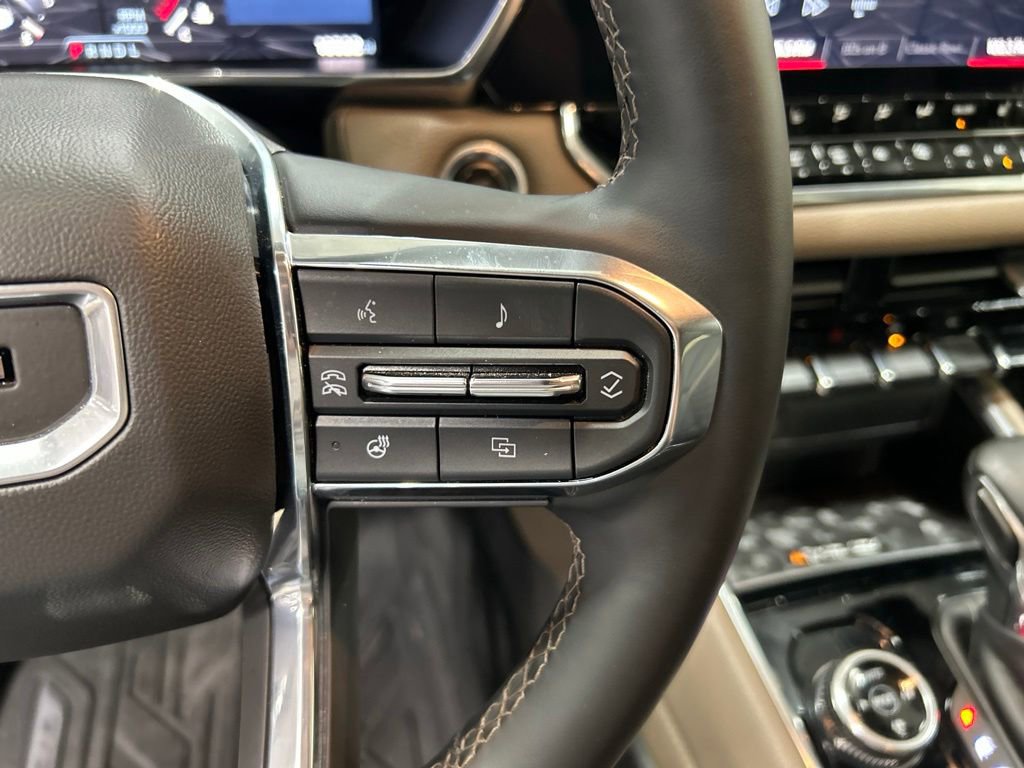 Used 2024 GMC Canyon Denali AWD/4WD image 18