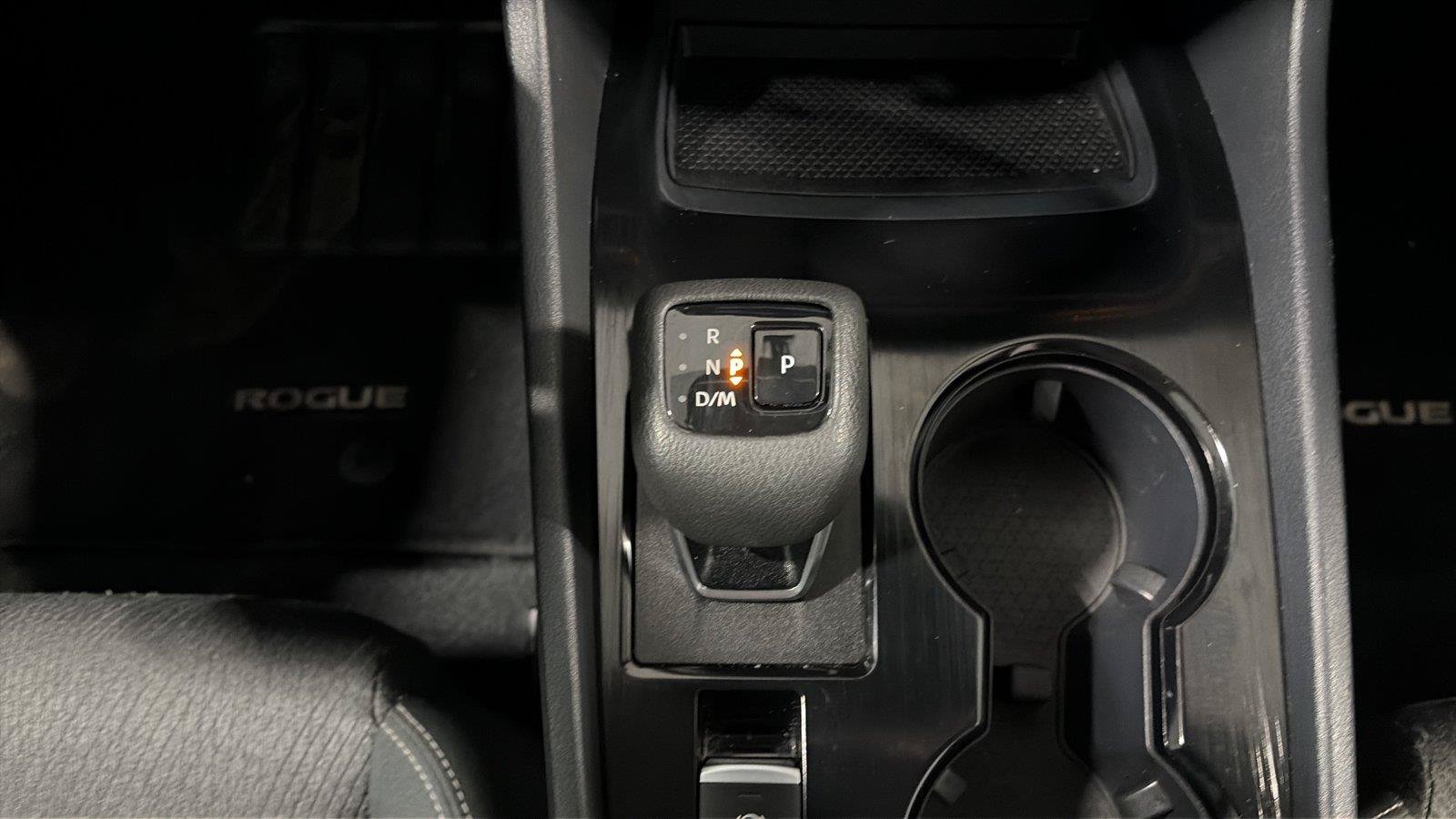 Used 2025 Nissan Rogue SV AWD/4WD image 25