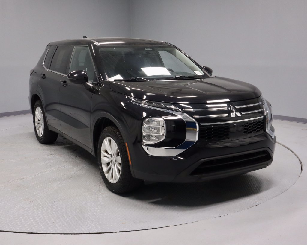 Used 2025 Mitsubishi Outlander ES