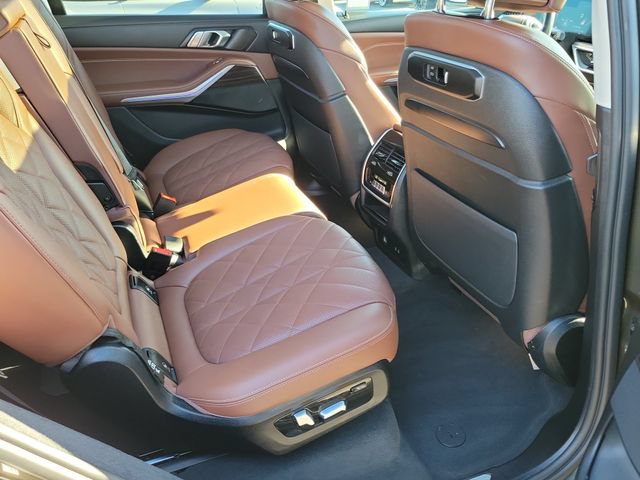 Used 2024 BMW X7 xDrive40i w/ Parking Assistance Package AWD/4WD image 17