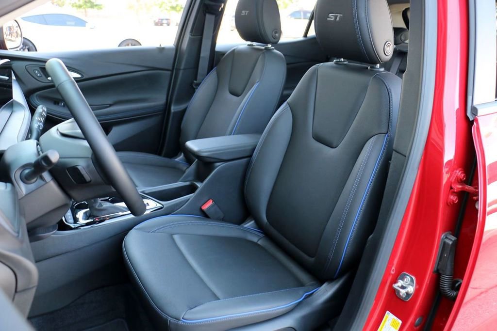 Used 2026 Buick Encore GX Sport Touring w/ Advanced Technology Package AWD/4WD image 18