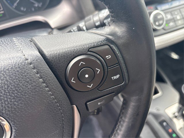 Used 2018 Toyota RAV4 XLE w/ Plus Extra Value Package AWD/4WD image 24