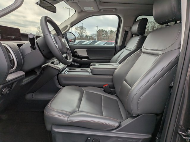 Certified 2025 Ford Expedition Active image 15