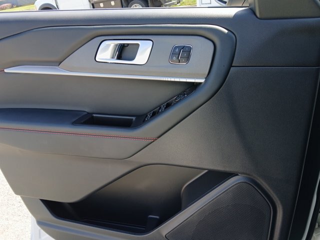 Certified 2025 Ford Explorer ST-Line w/ Premium Package AWD/4WD image 19