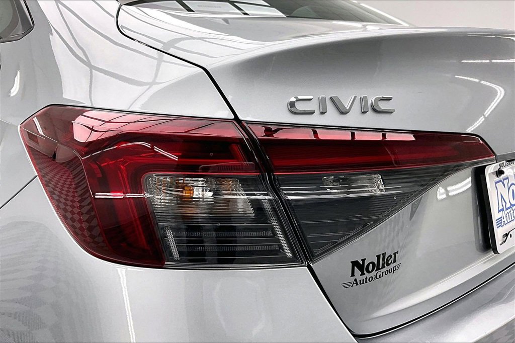 Used 2025 Honda Civic Sport image 30