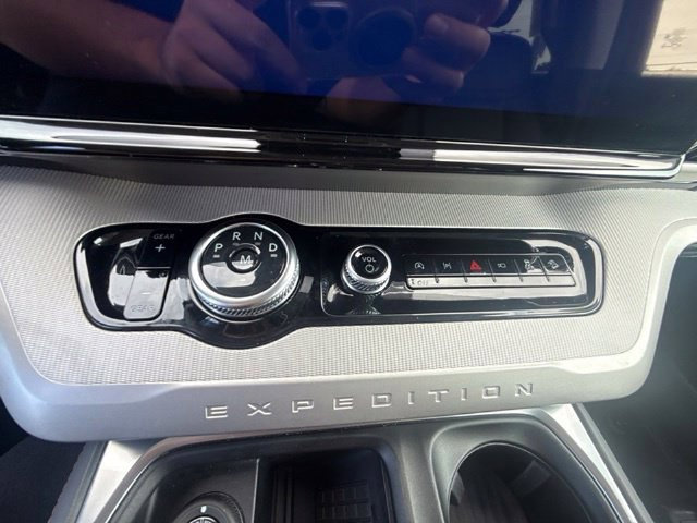 Certified 2025 Ford Expedition Active AWD/4WD image 18