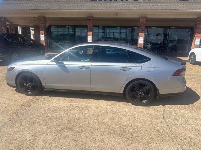 Used 2023 Honda Accord Sport image 3