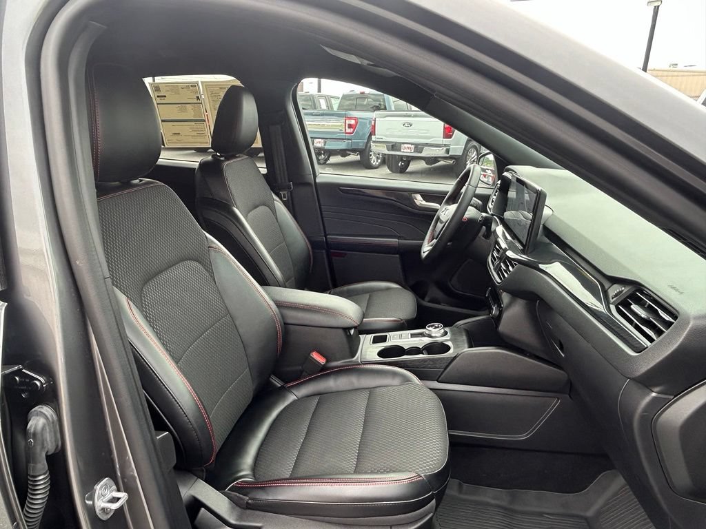Certified 2023 Ford Escape ST-Line w/ Tech Pack #1 AWD/4WD image 25