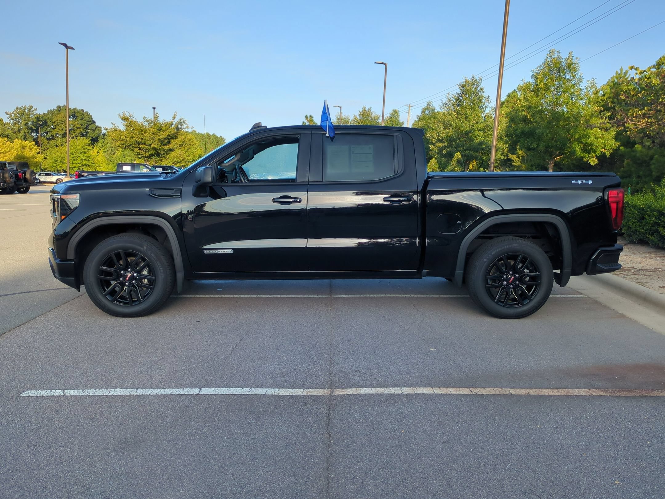 Used 2024 GMC Sierra 1500 Elevation AWD/4WD image 7