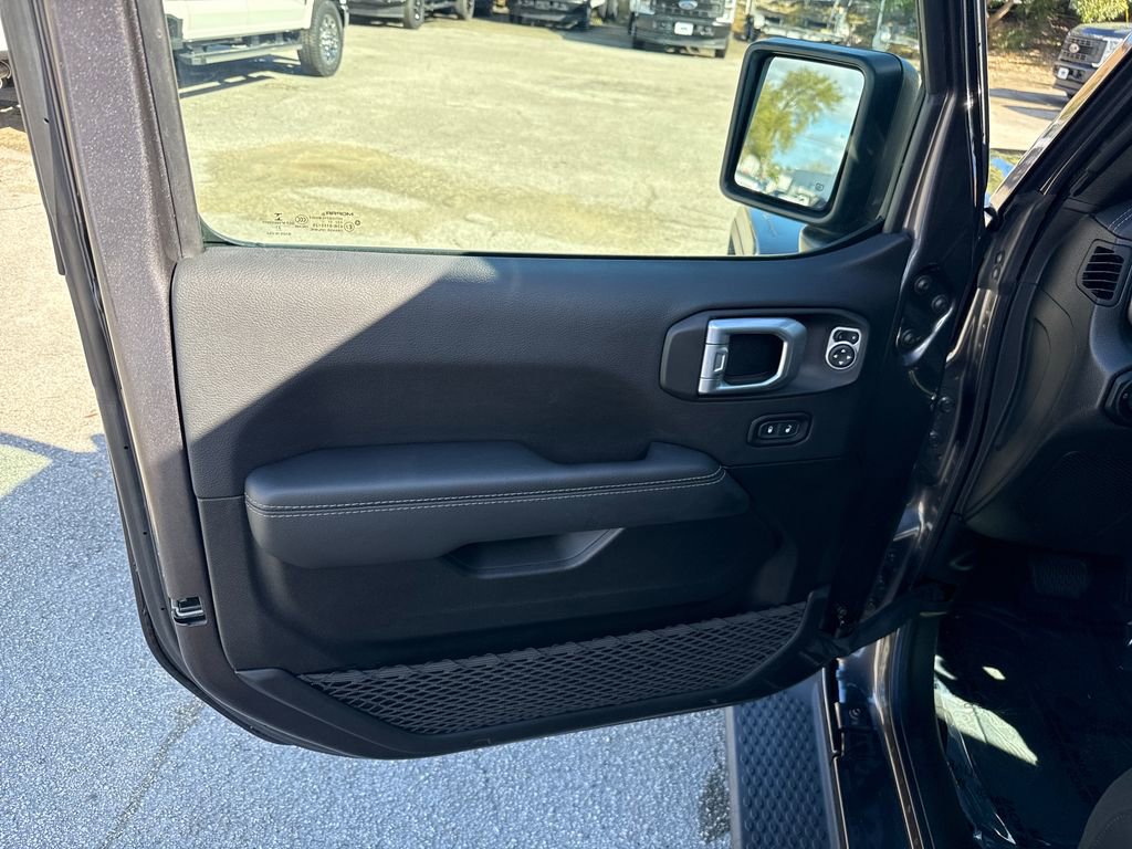 Used 2021 Jeep Wrangler Unlimited Sahara image 13