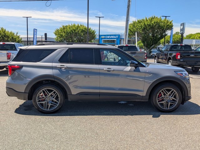Certified 2025 Ford Explorer ST-Line w/ ST-Line Street Pack AWD/4WD image 2