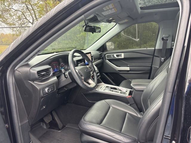 Certified 2022 Ford Explorer XLT w/ Equipment Group 202A image 13