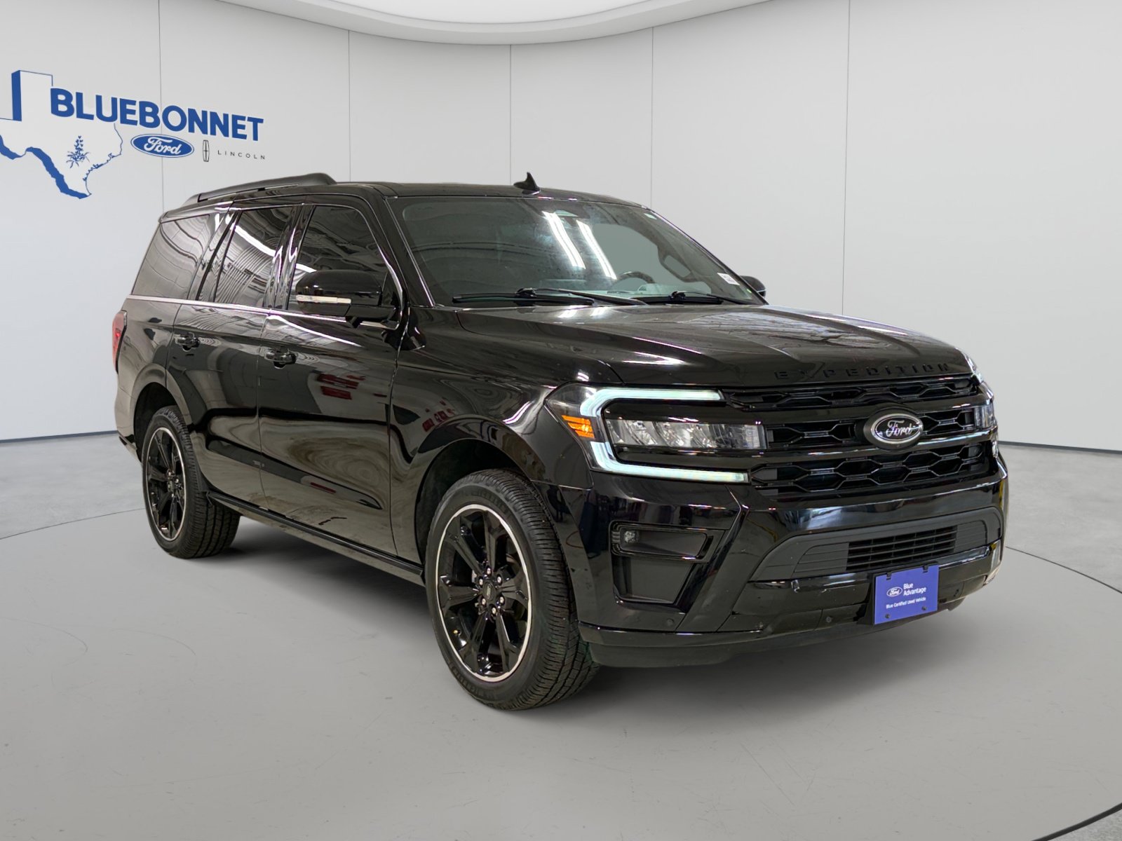 Certified 2023 Ford Expedition Limited RWD image 3