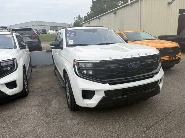 Certified 2025 Ford Expedition Active AWD/4WD image 4