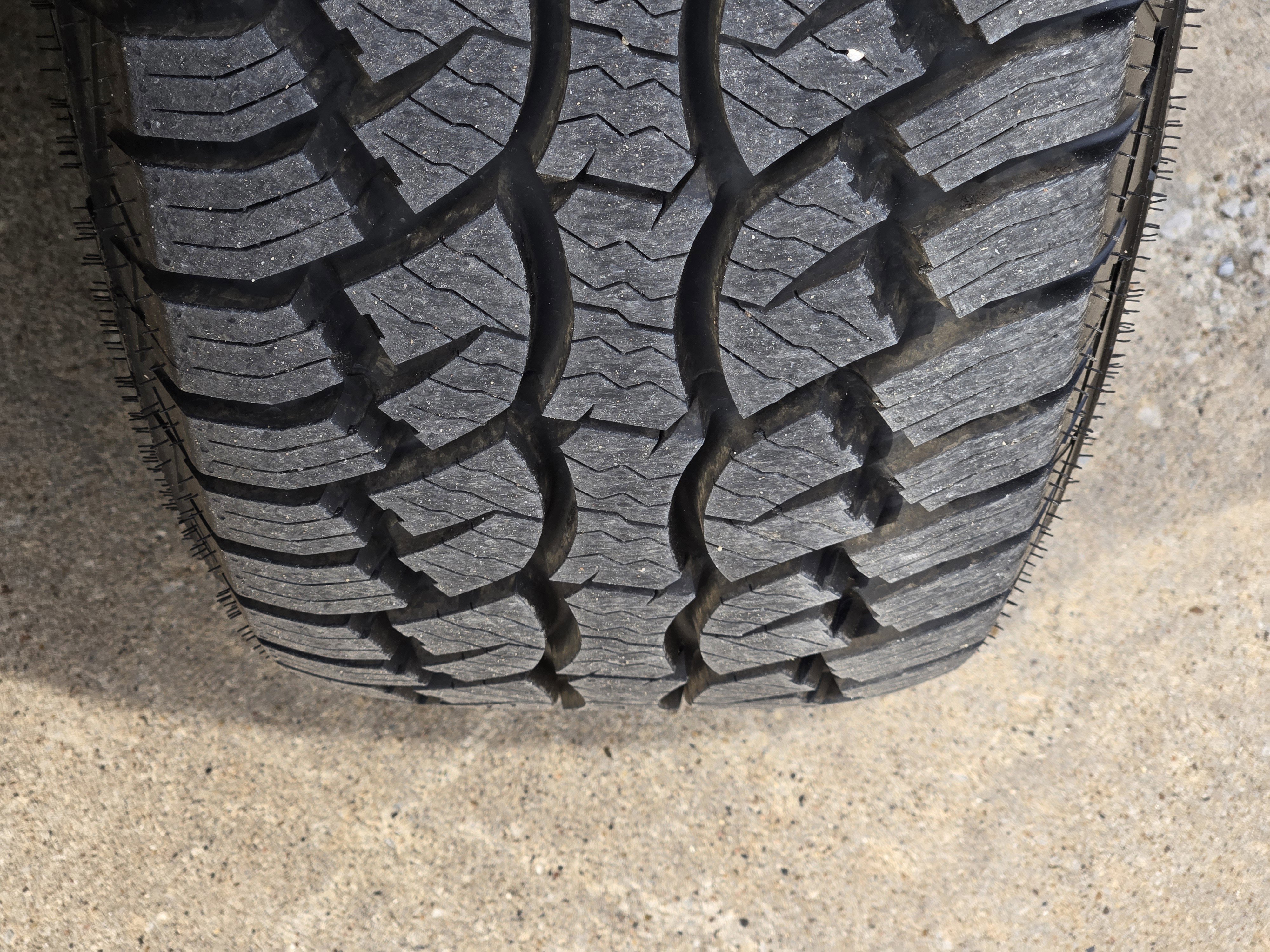 Used 2025 RAM 2500 Laramie AWD/4WD image 11
