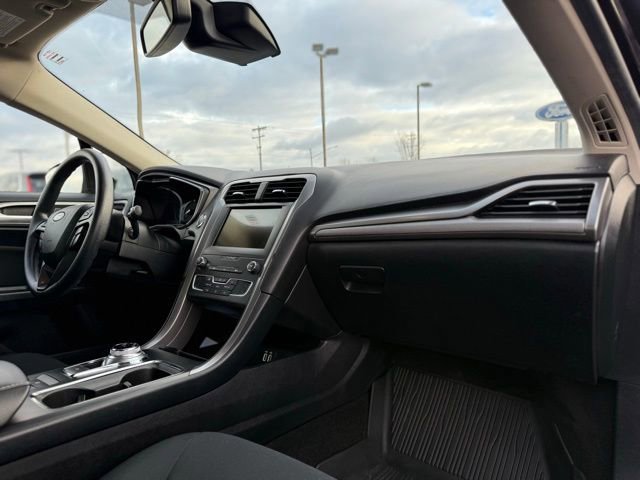 Certified 2020 Ford Fusion SE image 29