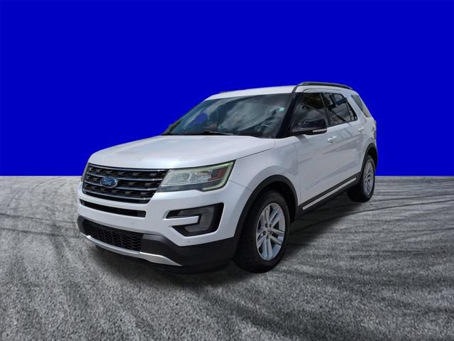 Certified 2017 Ford Explorer XLT w/ Equipment Group 202A FWD image 8