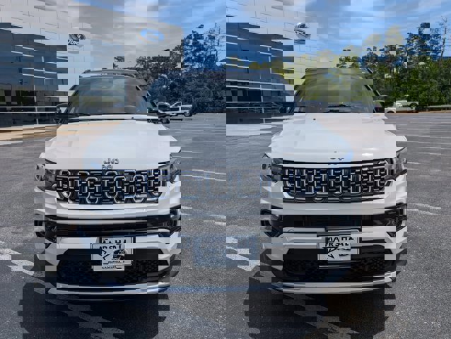 Used 2024 Jeep Compass Limited AWD/4WD image 8