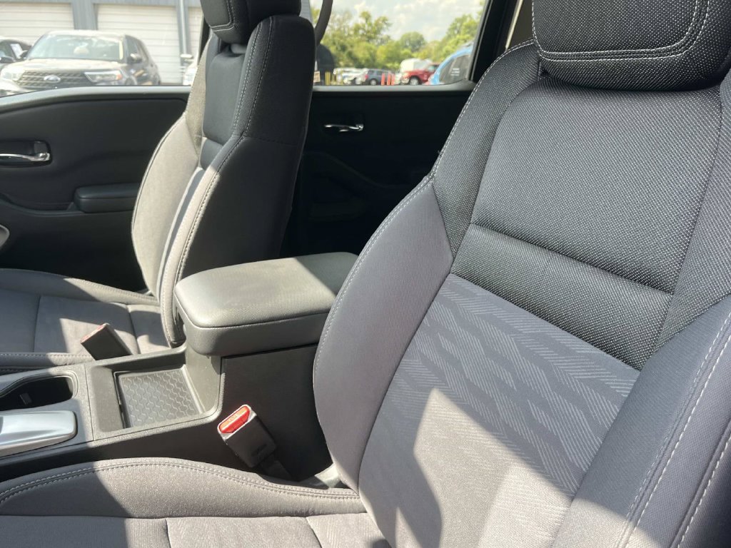 Used 2023 Nissan Frontier SV w/ Technology Package RWD image 33
