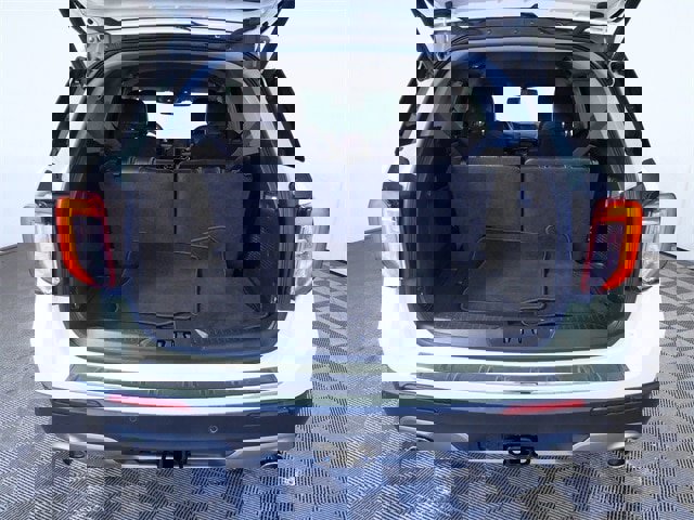 Certified 2022 Ford Explorer Limited w/ Equipment Group 301A image 9