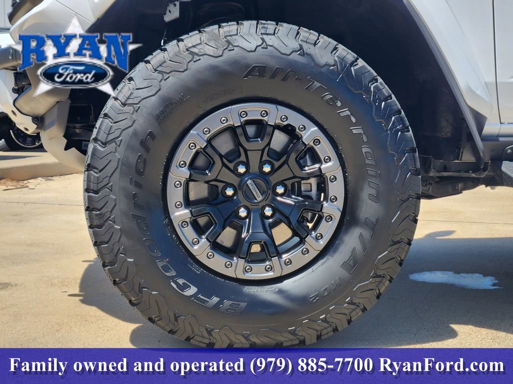 Certified 2025 Ford Bronco Raptor w/ Interior Carbon Fiber Pack AWD/4WD image 7