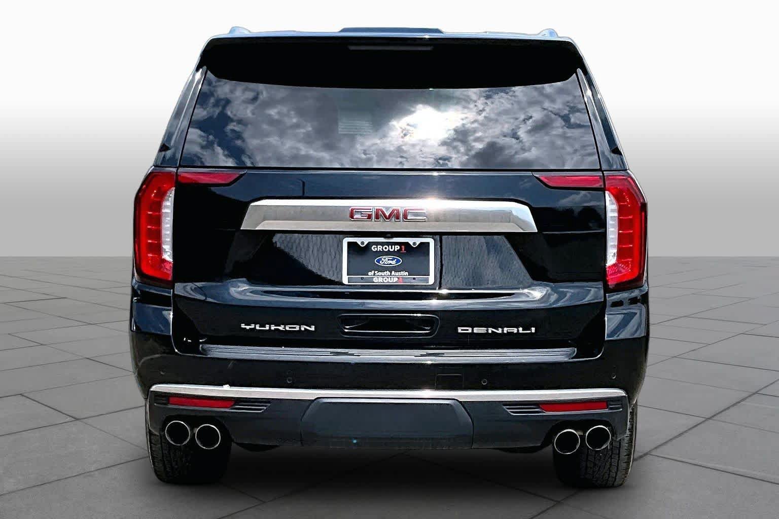 Used 2021 GMC Yukon Denali w/ LPO, Illumination Package RWD image 5