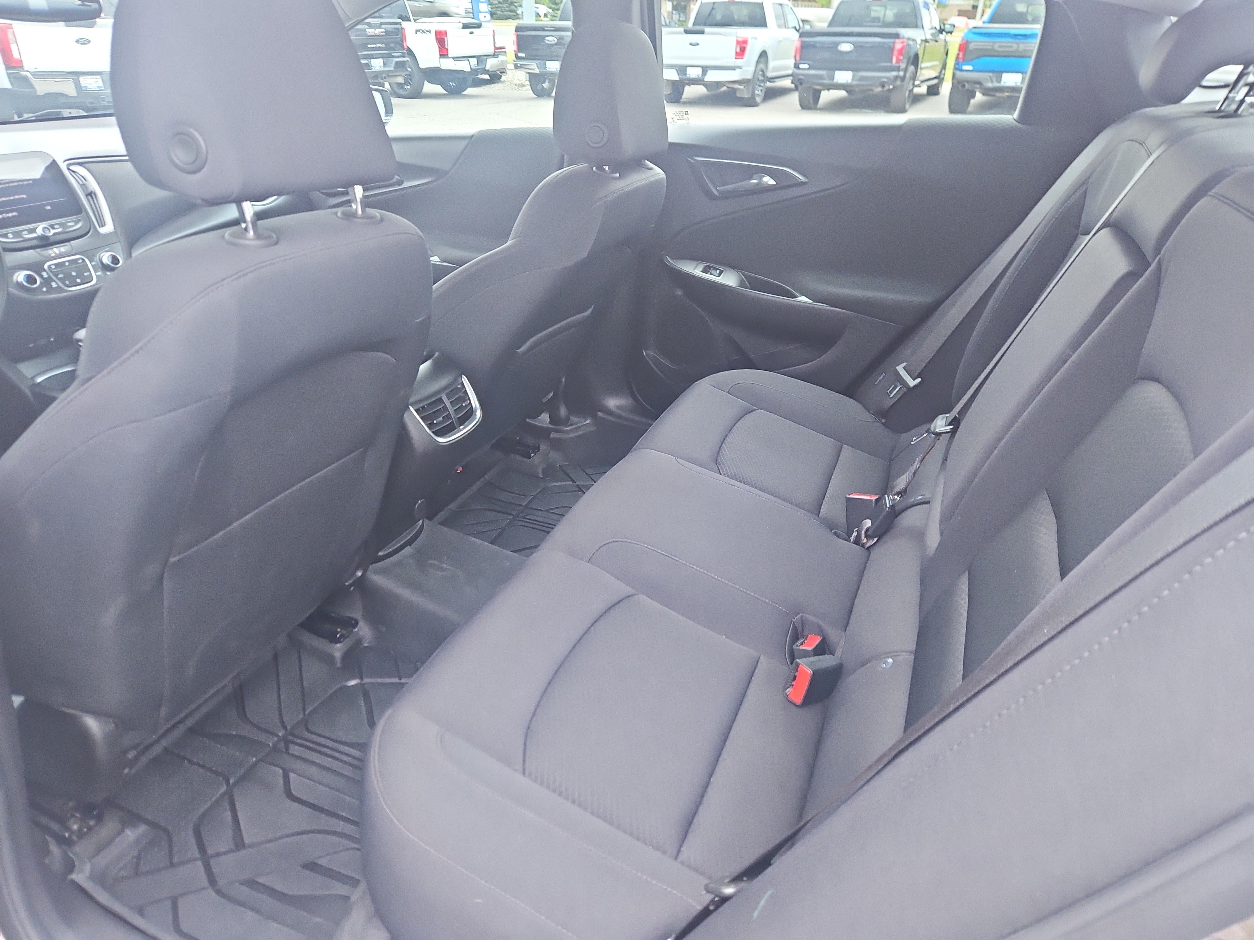Used 2025 Chevrolet Malibu LT FWD image 9