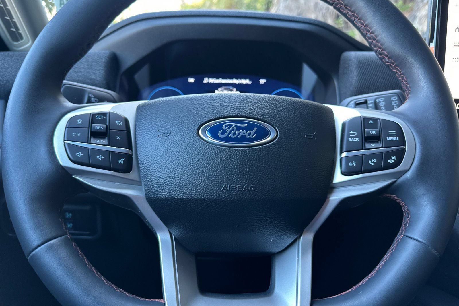 Certified 2025 Ford Explorer Active w/ Active Comfort Package AWD/4WD image 37