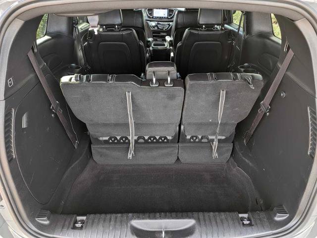 Used 2025 Chrysler Pacifica Select FWD image 28