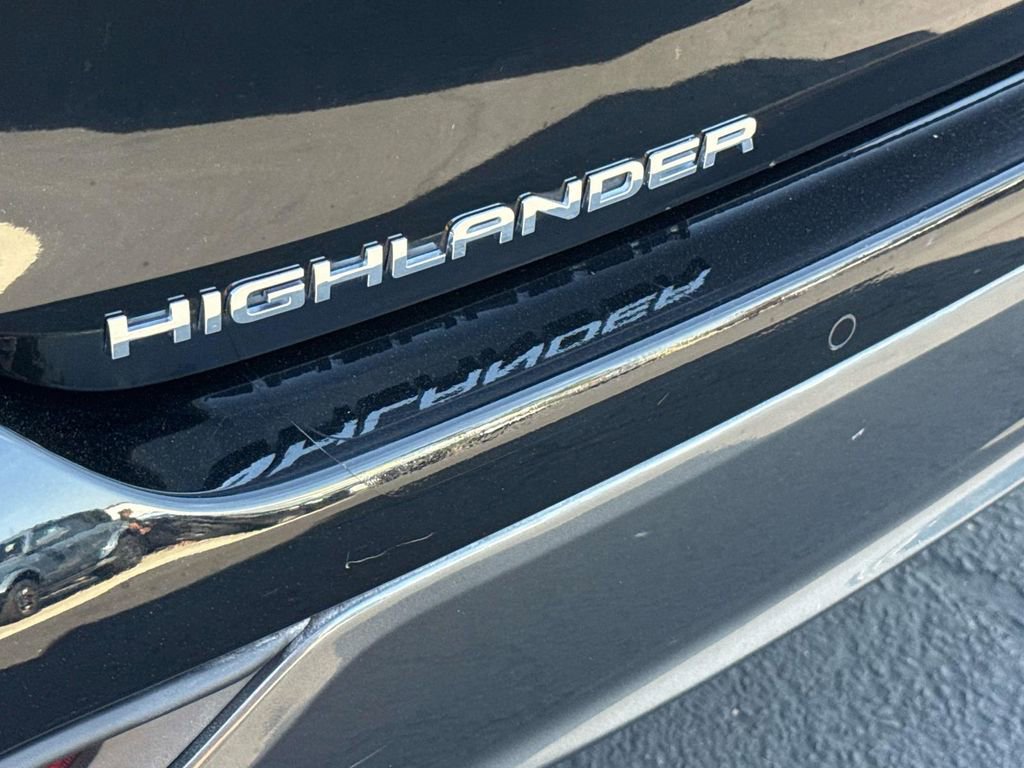 Used 2022 Toyota Highlander Limited image 7