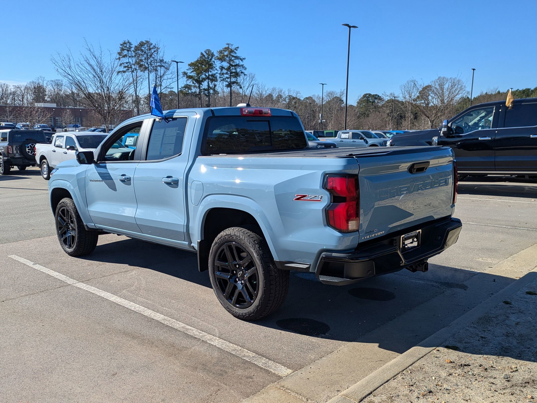 Used 2025 Chevrolet Colorado Z71 w/ Technology Package image 4