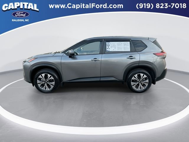 Used 2023 Nissan Rogue SV image 3