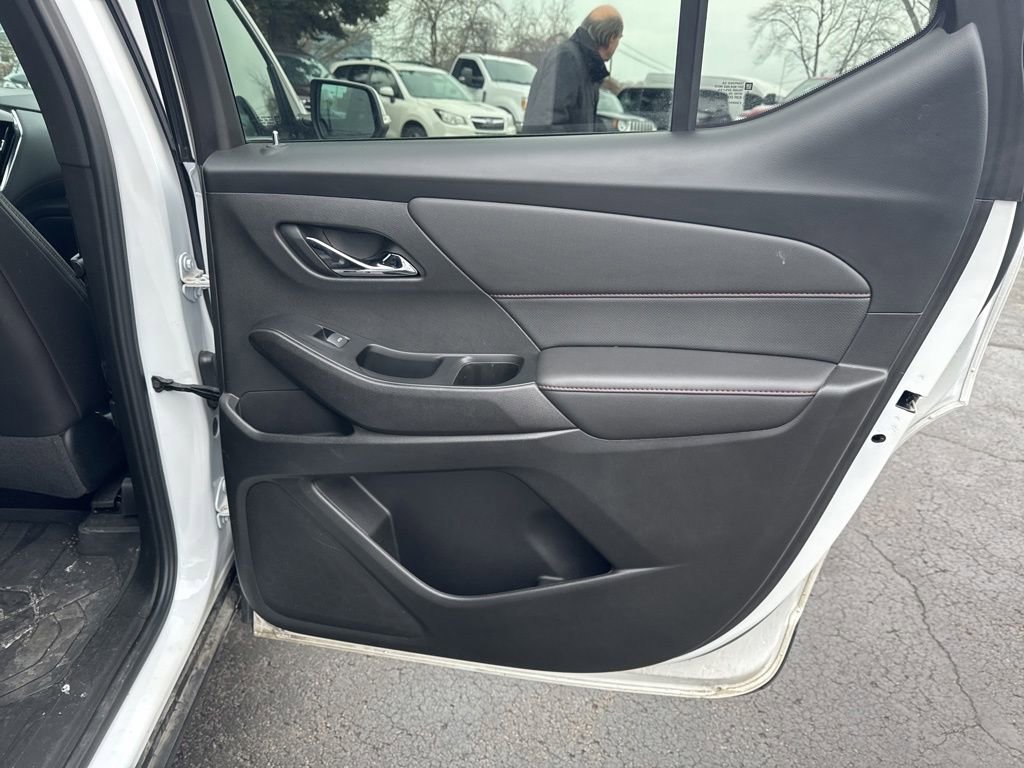 Used 2023 Chevrolet Traverse RS w/ LPO, Floor Liner Package image 39