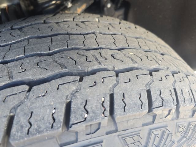 Used 2023 GMC Canyon AT4 w/ Technology Package image 29