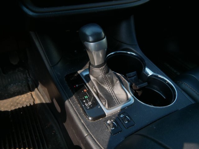 Used 2019 Toyota Highlander XLE AWD/4WD image 25