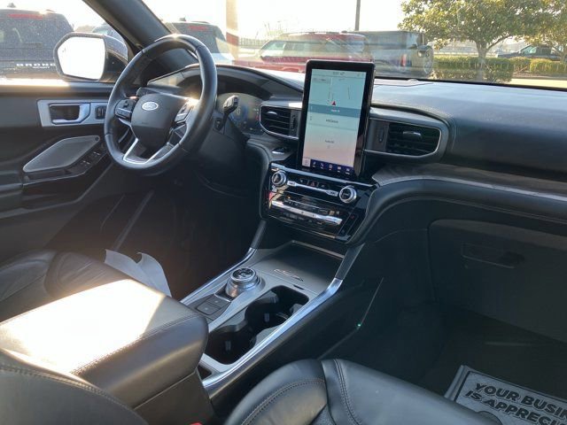 Certified 2021 Ford Explorer Platinum w/ Equipment Group 601A image 14