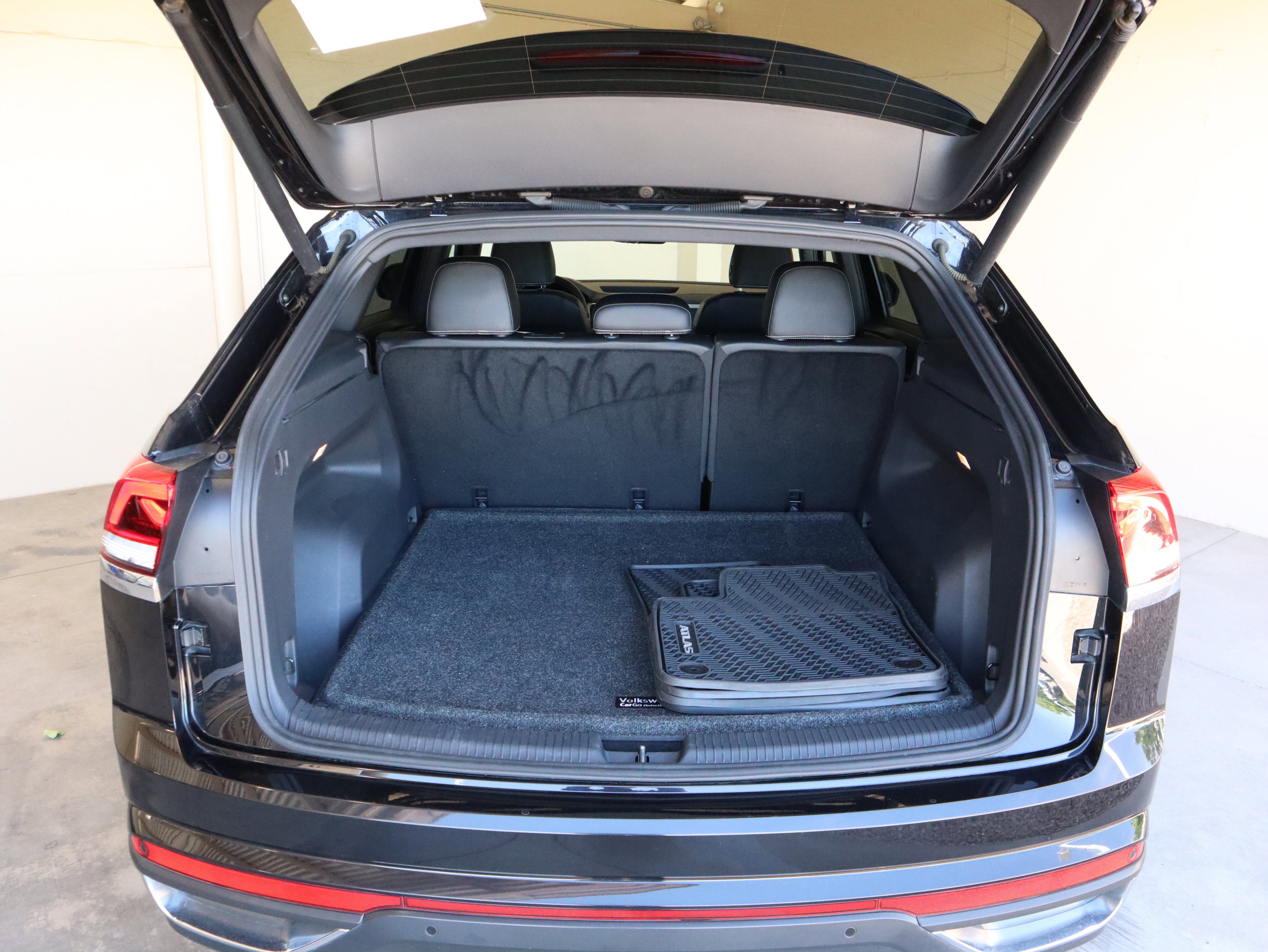 Used 2022 Volkswagen Atlas Cross Sport SE AWD/4WD image 45