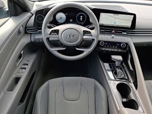 Used 2023 Hyundai Elantra SEL w/ Convenience Package FWD image 11