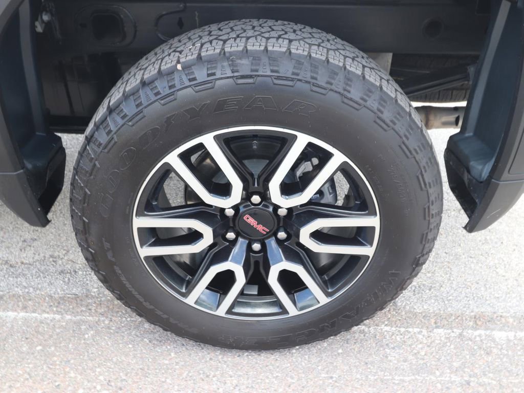 Used 2025 GMC Sierra 1500 AT4 w/ AT4 Premium Package AWD/4WD image 26