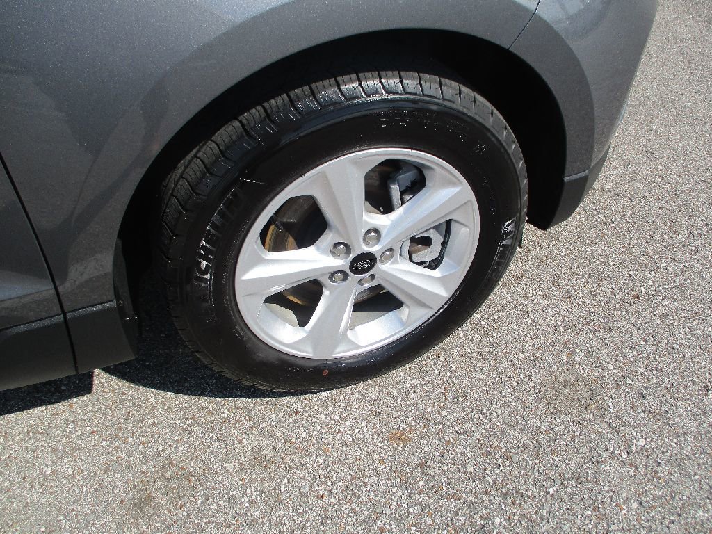 Certified 2024 Ford Edge SE image 21