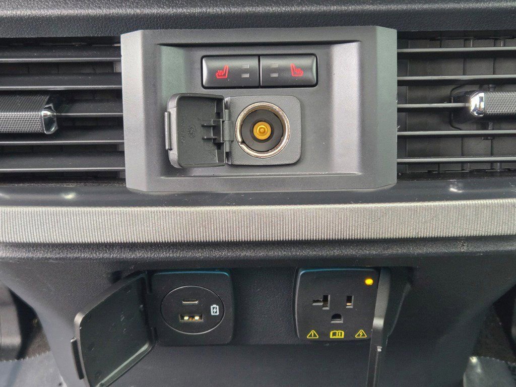 Certified 2022 Ford F150 Platinum w/ Equipment Group 701A High image 17